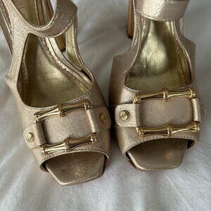 Elaine Turner Gold Heels 7.5